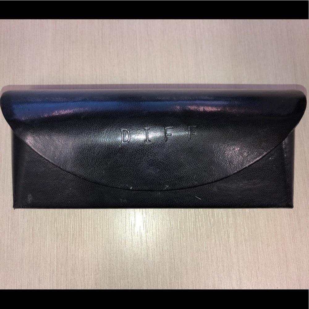 💛2 for $10💛Diff eyewear case
